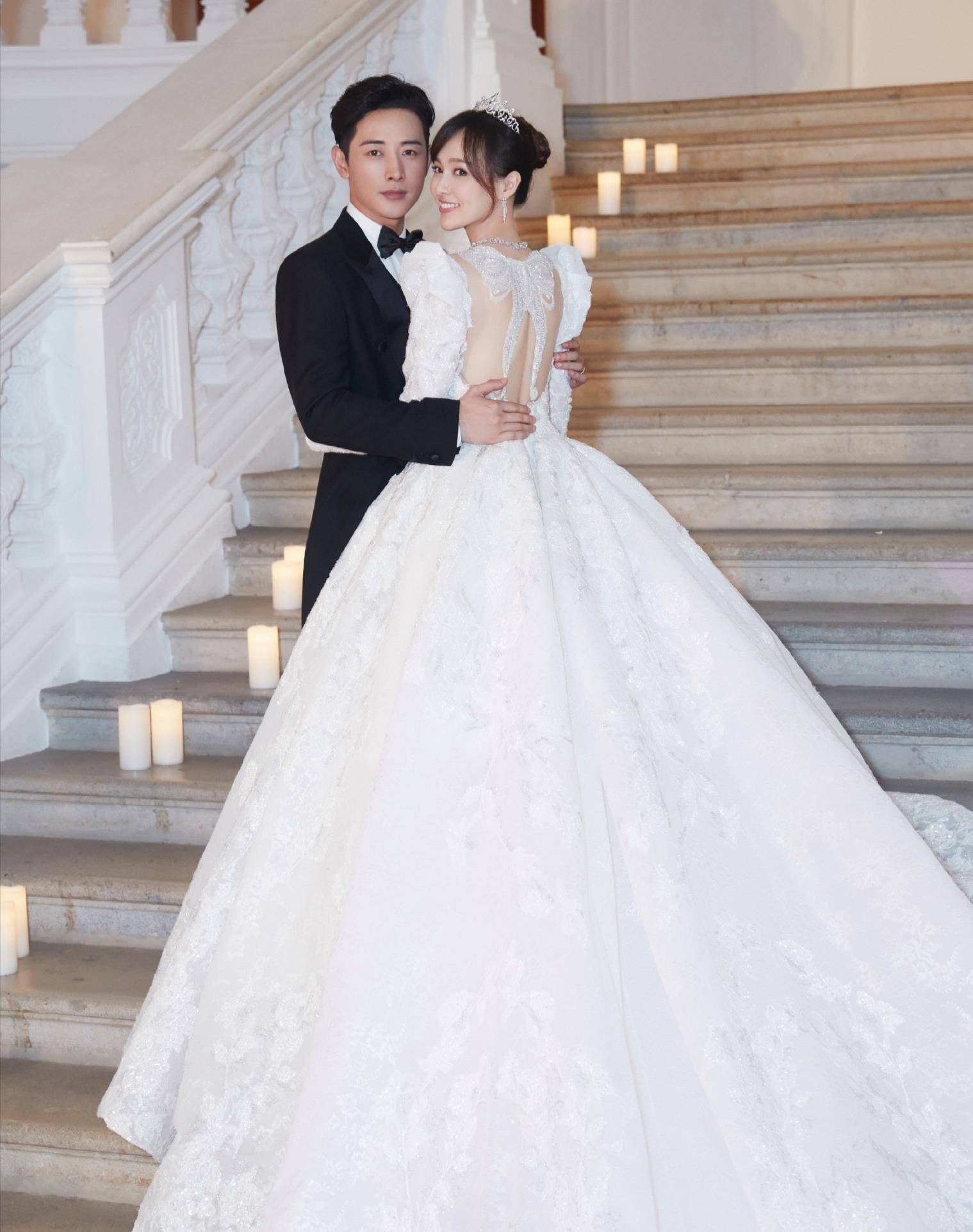 显得|罗晋低调演戏做人,休闲穿搭显魅力,瞬间提升时尚感