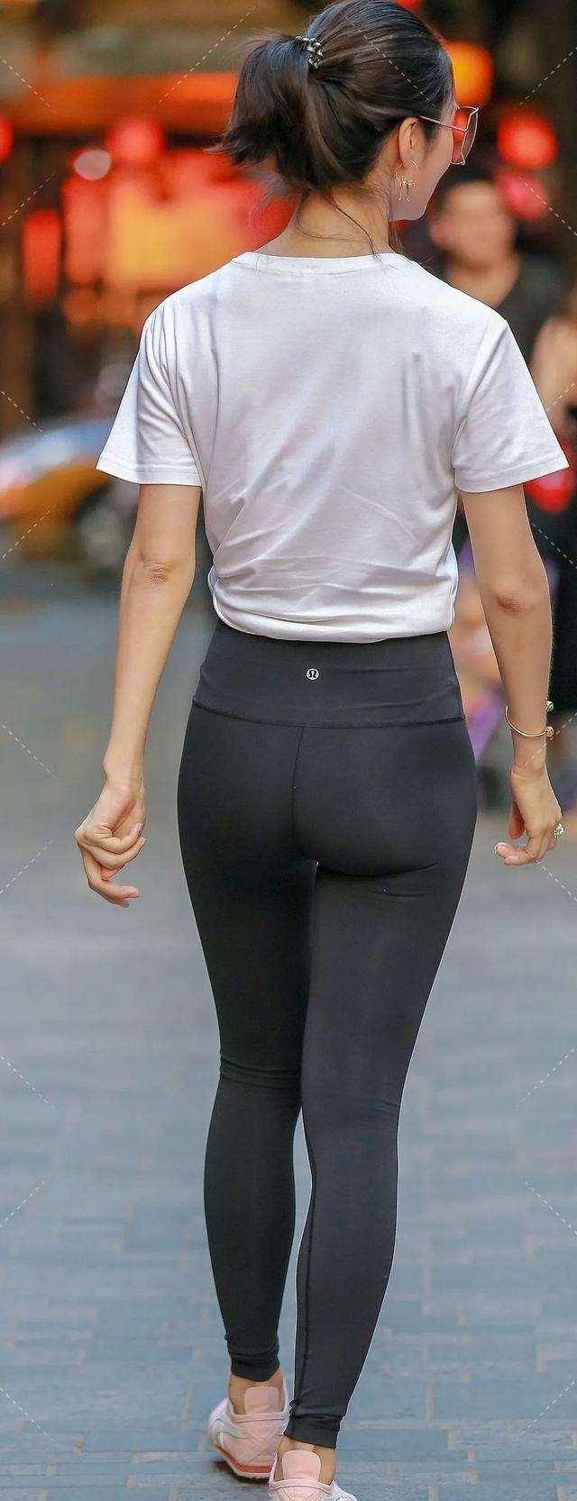 经验|一条充满热情的深沉打底裤，层次感特别强，还不显胖