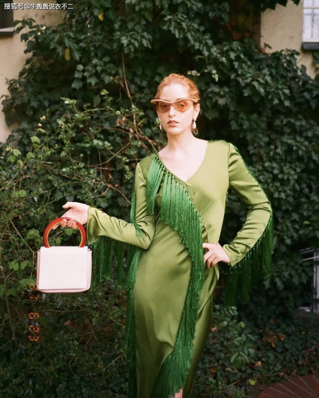 都靠|都靠这些颜色，拯救了我不想穿黑白灰的秋天