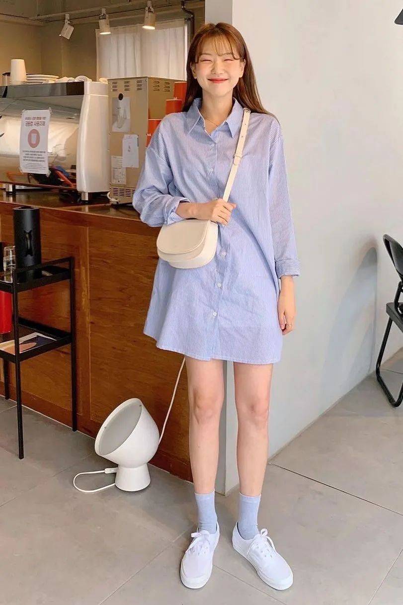 运动鞋|今夏“裙子＋运动鞋”这样穿，真好看！