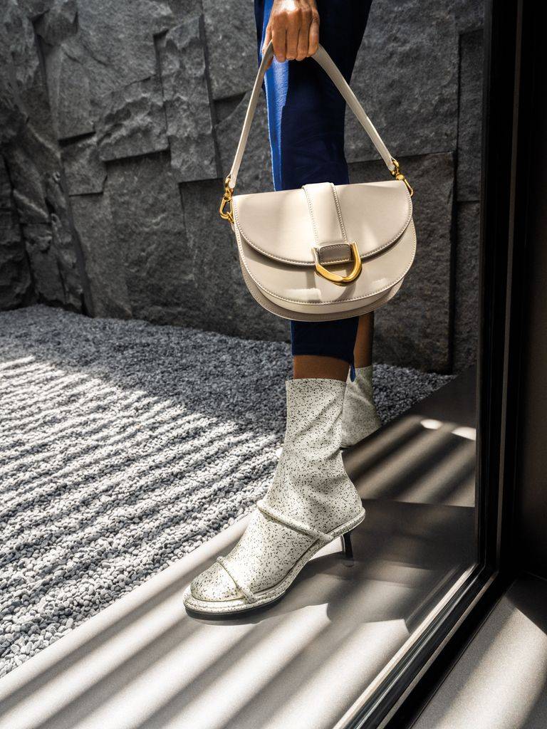 系列|CHARLES＆KEITH 2021秋冬系列创新演绎简约风尚，Lucile鞋履系列优雅登场