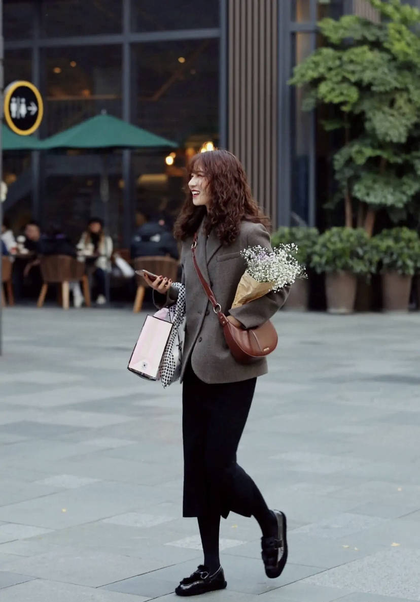 皮鞋|初春穿“裤子”很舒适,但是要搭配对了鞋子,才能更加时髦又显高