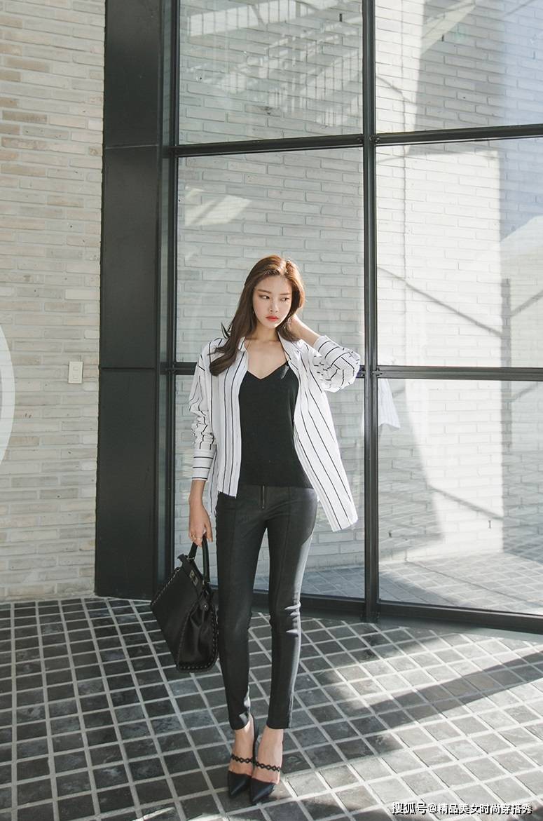 条纹|职场女生怎么穿才能将年轻与干练的气质同时展示出来呢?