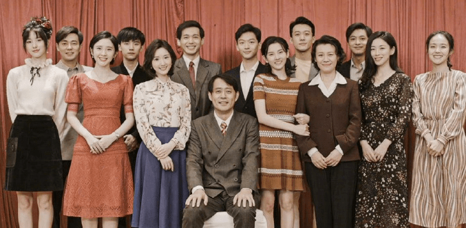 结婚照|90年代结婚这样穿！?乔家的儿女们结婚照，时尚惊艳全场