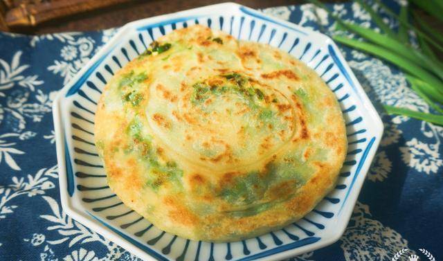 关键|这样活面烙馅饼,皮薄馅大,面软好吃,放凉也不硬