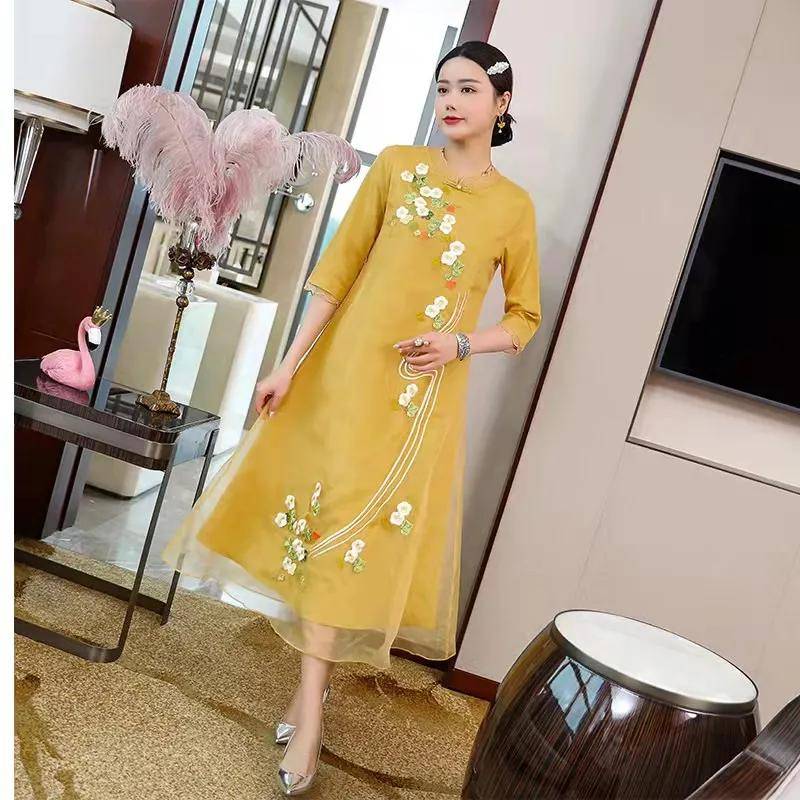 清丽丽|回眸一笑胜星华,一袭旗袍类奥黛!裙摆划出一抹美丽的弧度!