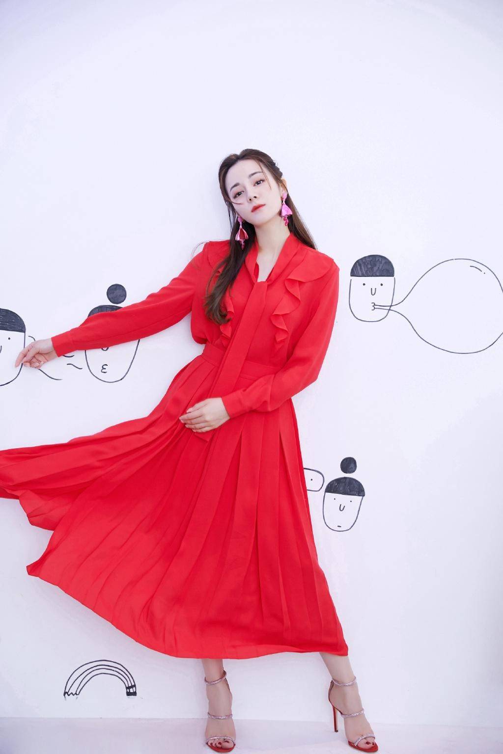 风情|今春最优雅CP：山楂裙＋高跟鞋，温柔还耐看，适合三四十岁的女人