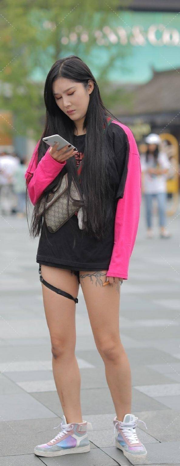 颜色|青春时尚的瑜伽裤装扮,穿出成熟的美感,微胖身材