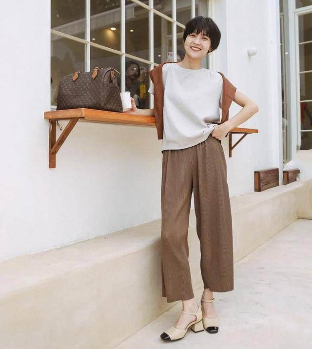 小个子|初秋,用九分裤配低跟鞋,显高又显腿长,小个子穿零出错