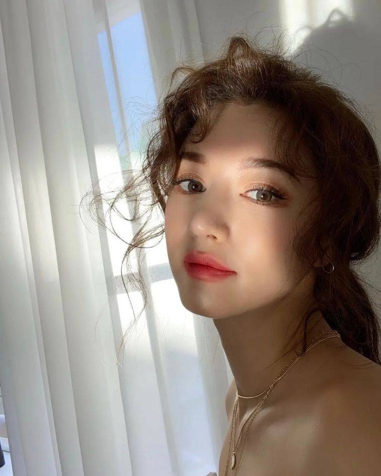 假发|仙女们都在烫的发型！软萌“泰迪卷”美出天际