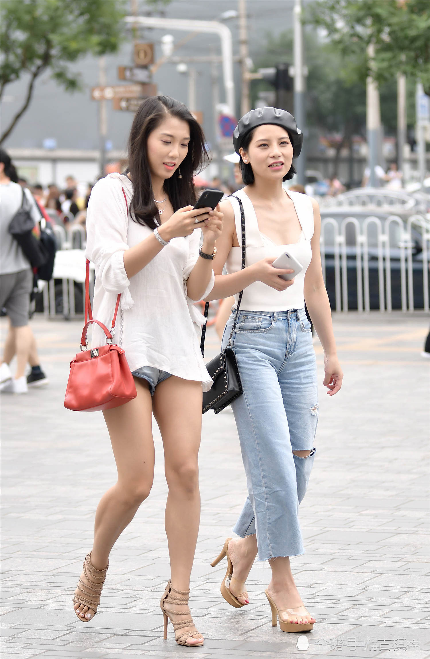高跟鞋|和姐妹一起逛街，穿着高跟鞋，你会选择什么款式呢？
