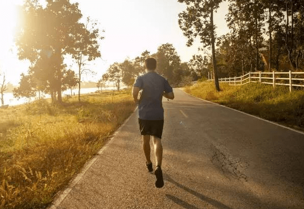 免疫|睡前养成3个臭毛病的人，易给肝脏惹“麻烦”，改正4点肝脏感激你