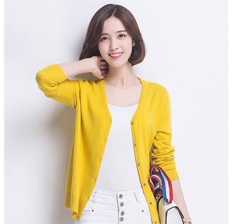所在|针织开衫的魅力所在，打造秋季氛围感穿搭，展现温柔可爱风