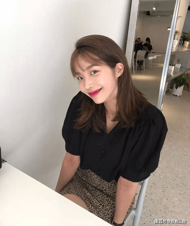 衬衫 女生的“纯欲风”衬衫穿搭