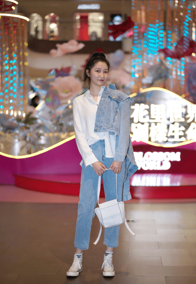 姐妹|今年流行的“牛仔裤＋鞋子”，这么穿时髦又显高，适合日常借鉴