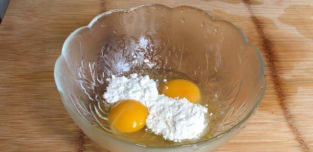 做法|我早餐经常如此做,煎一煎5分钟出锅,比油条包子好吃,还简单