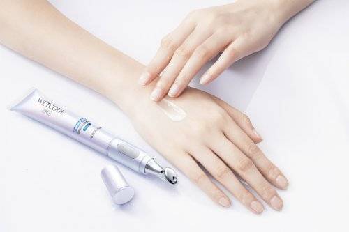 白金双|实力演员檀健次新代言解锁！牵手国货美肤品牌水密码一起守护你的“眼”值！