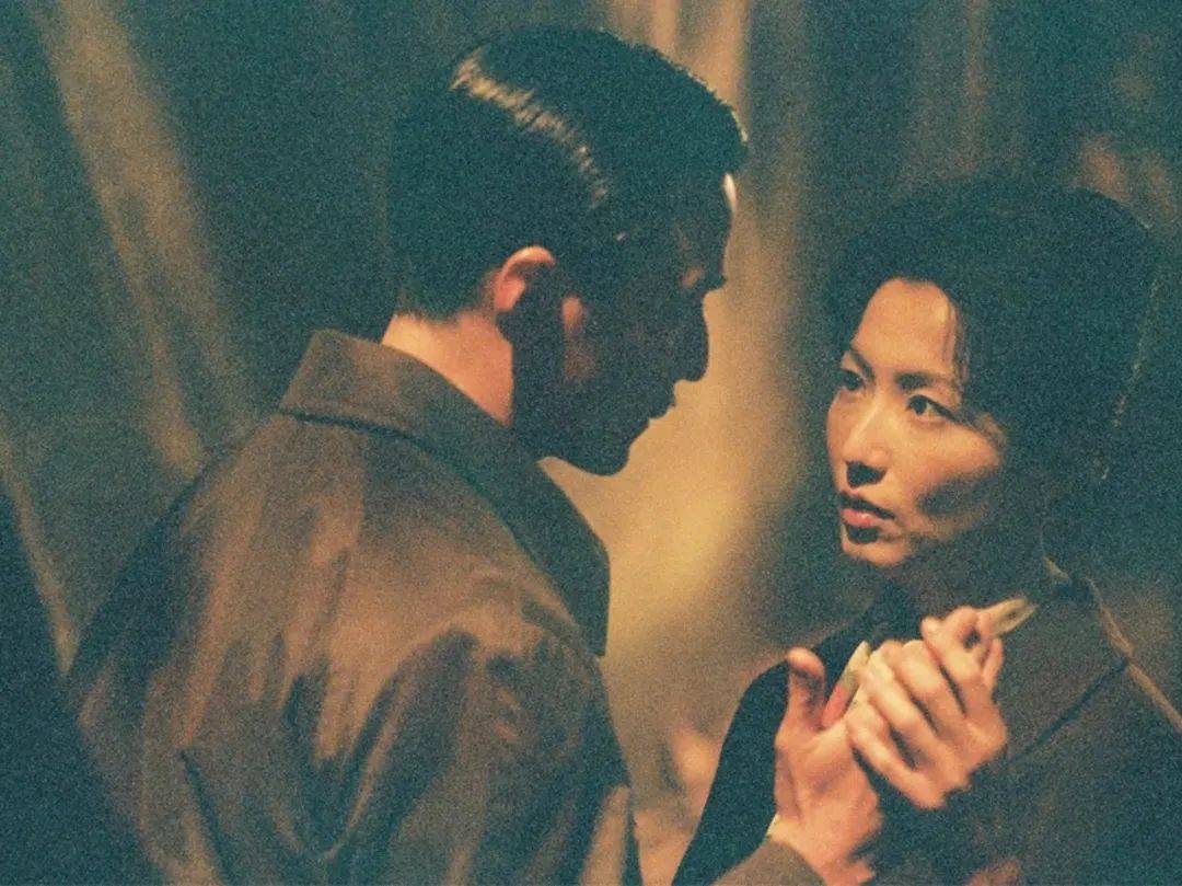 电影|《胭脂扣》《阮玲玉》《长恨歌》：动作巨星成龙投资的经典文艺片，帮助梅艳芳