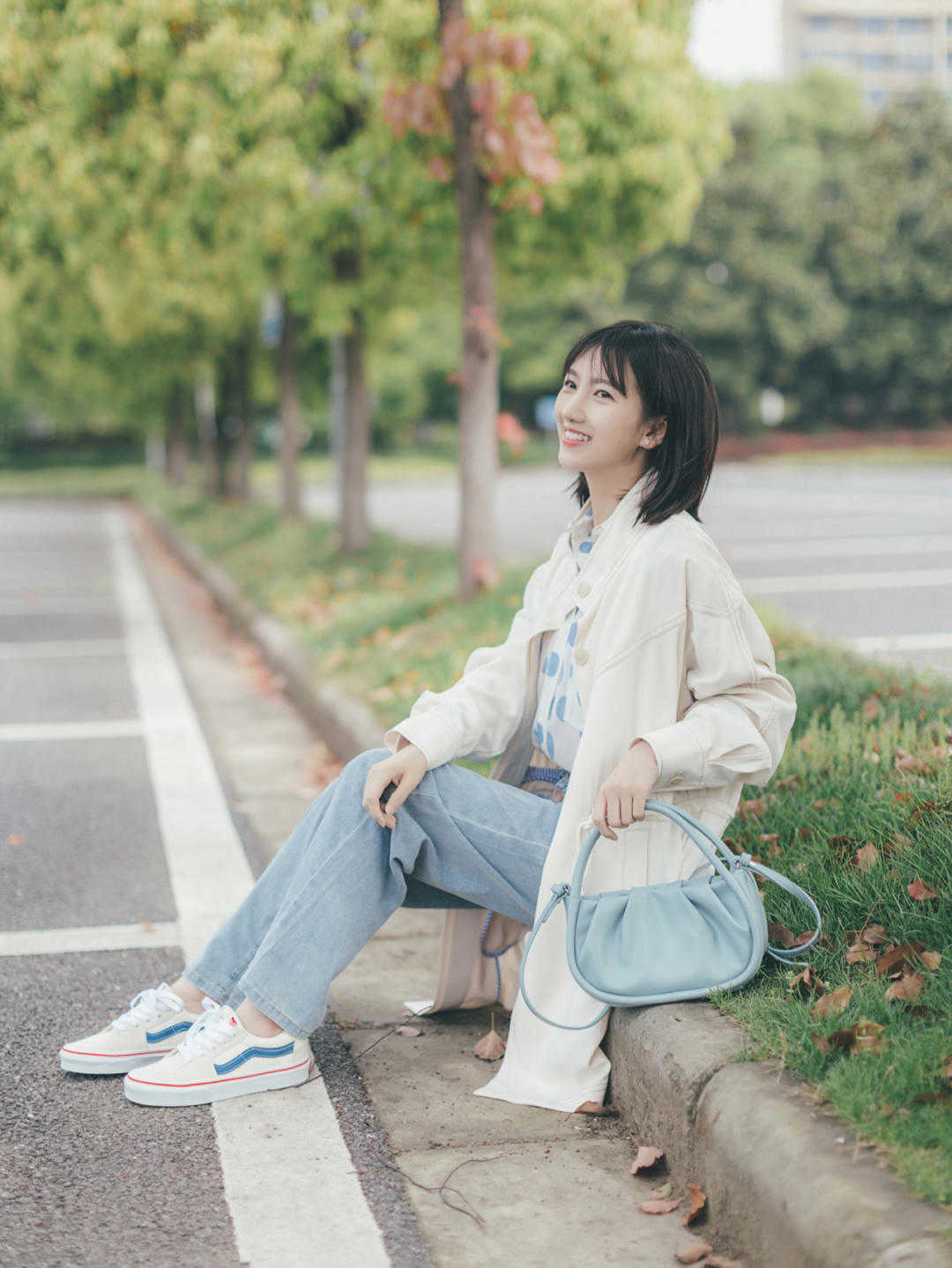 感觉|秋季,针织衫怎么穿出高级感?搭配这几个基础款,绝对惊艳