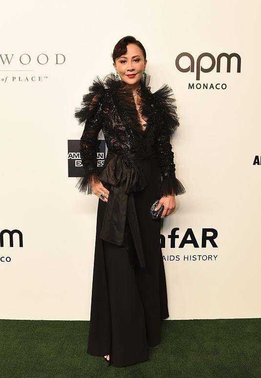 服装|刘嘉玲虽然保养得很好,但是审美真的很奇怪,像是棵“凤梨”