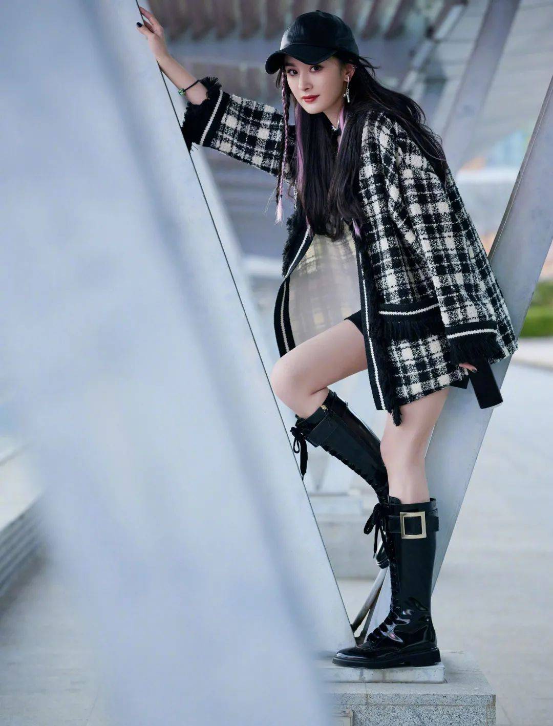 运动鞋|逛街偶遇杨幂…她穿短裤时总穿这几款鞋