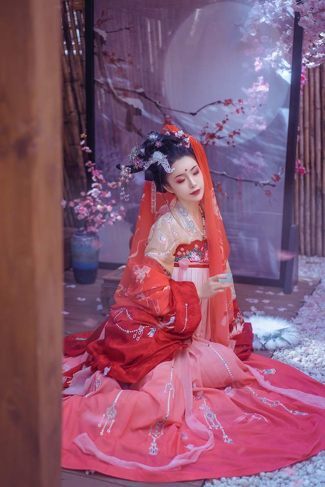 影视剧|汉服国潮进阶，想开汉服店的小伙伴们真的是有福了！