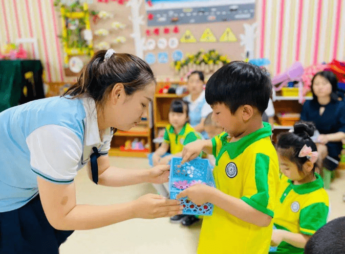 家长|两个同龄孩子，一个上公立园一个上私立幼儿园，上小学后差距明显