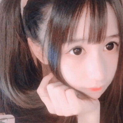 洛丽塔|蔡萝莉晒出喝奶茶照片，却被“特殊杯子”抢镜，不愧是“行走的矿山”