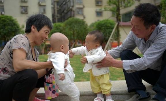 陈姨|当初就不该催生二胎！婆婆自食恶果，再后悔也没法改变现状了