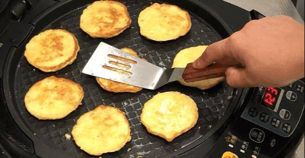 挺圆|半块南瓜，1个鸡蛋，这样简单一做，比吃肉还香，我家隔三差五做