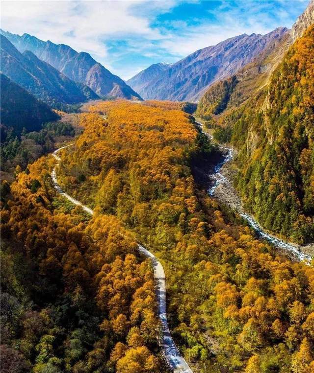 「草科乡」彩林风光无限好