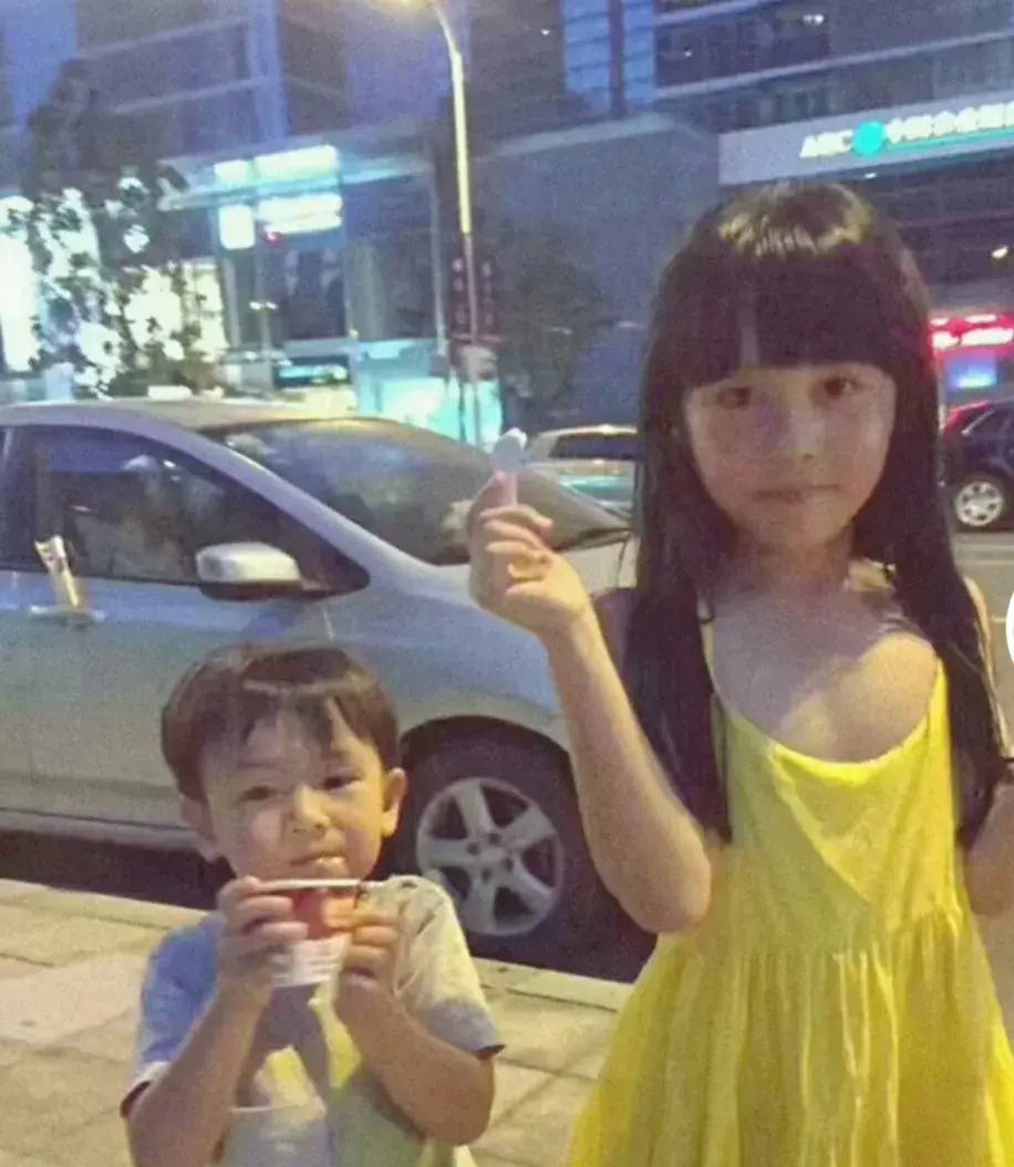 原创林生斌女儿很优秀当模特效果很佳从小就有自己的计划