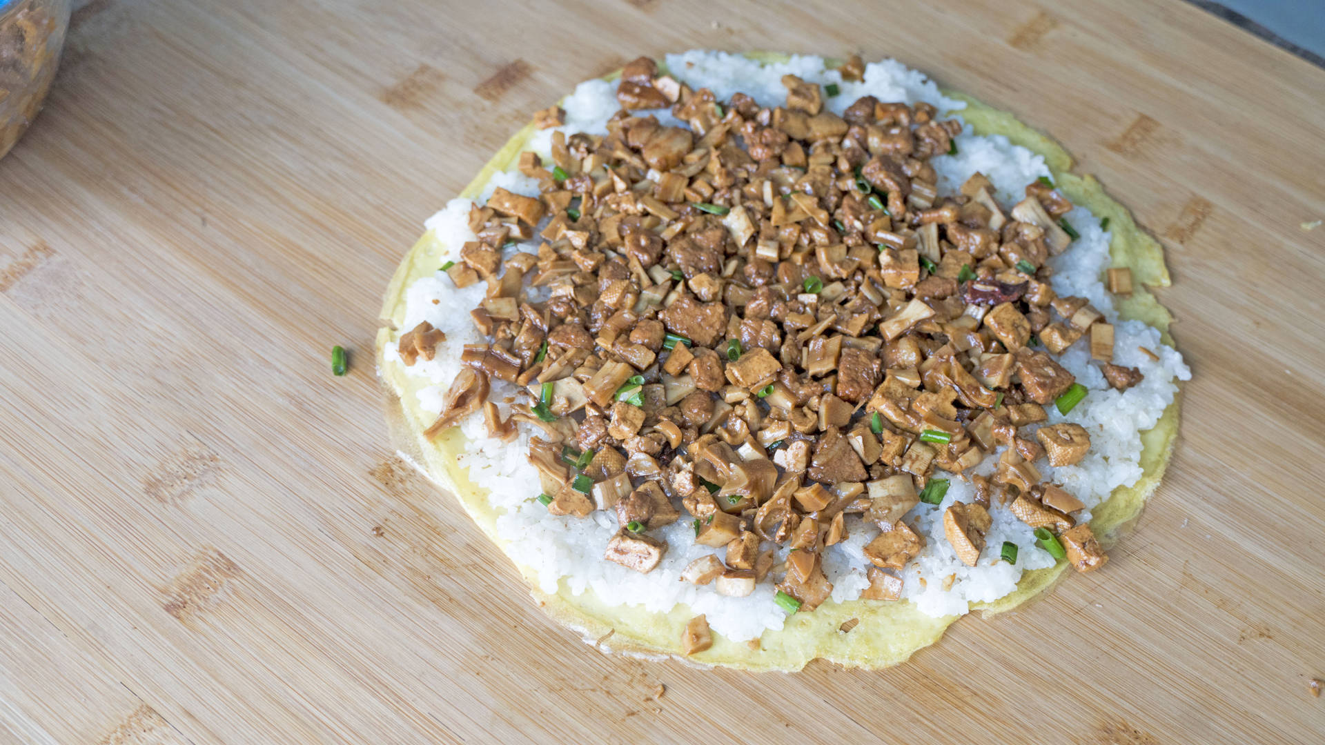 干辣椒|教大家在家做糯米卷!口感独特!咸香软糯!