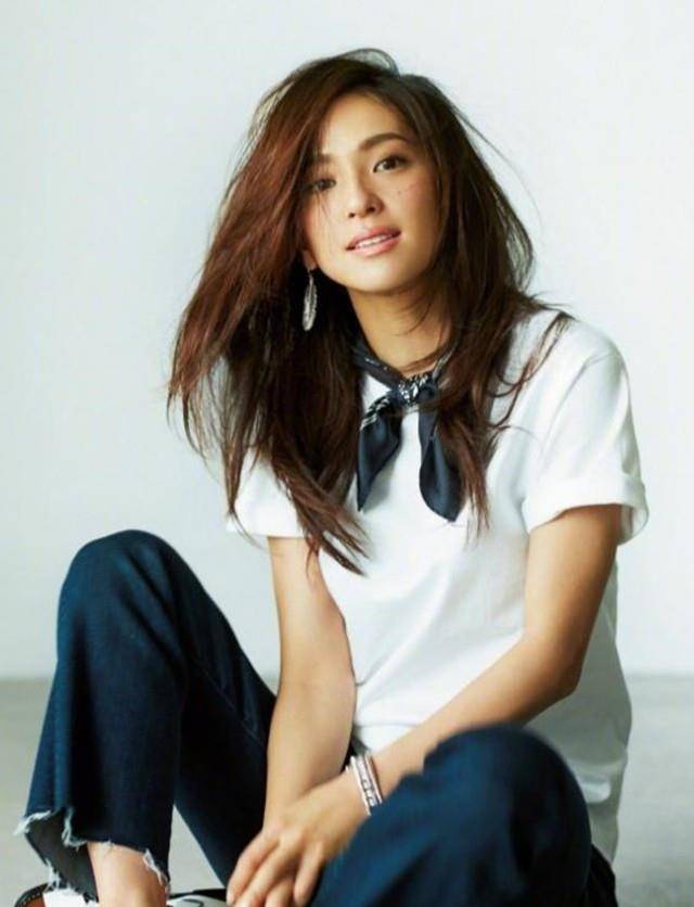 时尚|40岁女人穿T恤，牢记这“三穿三不穿”法则，这样才能时髦又减龄