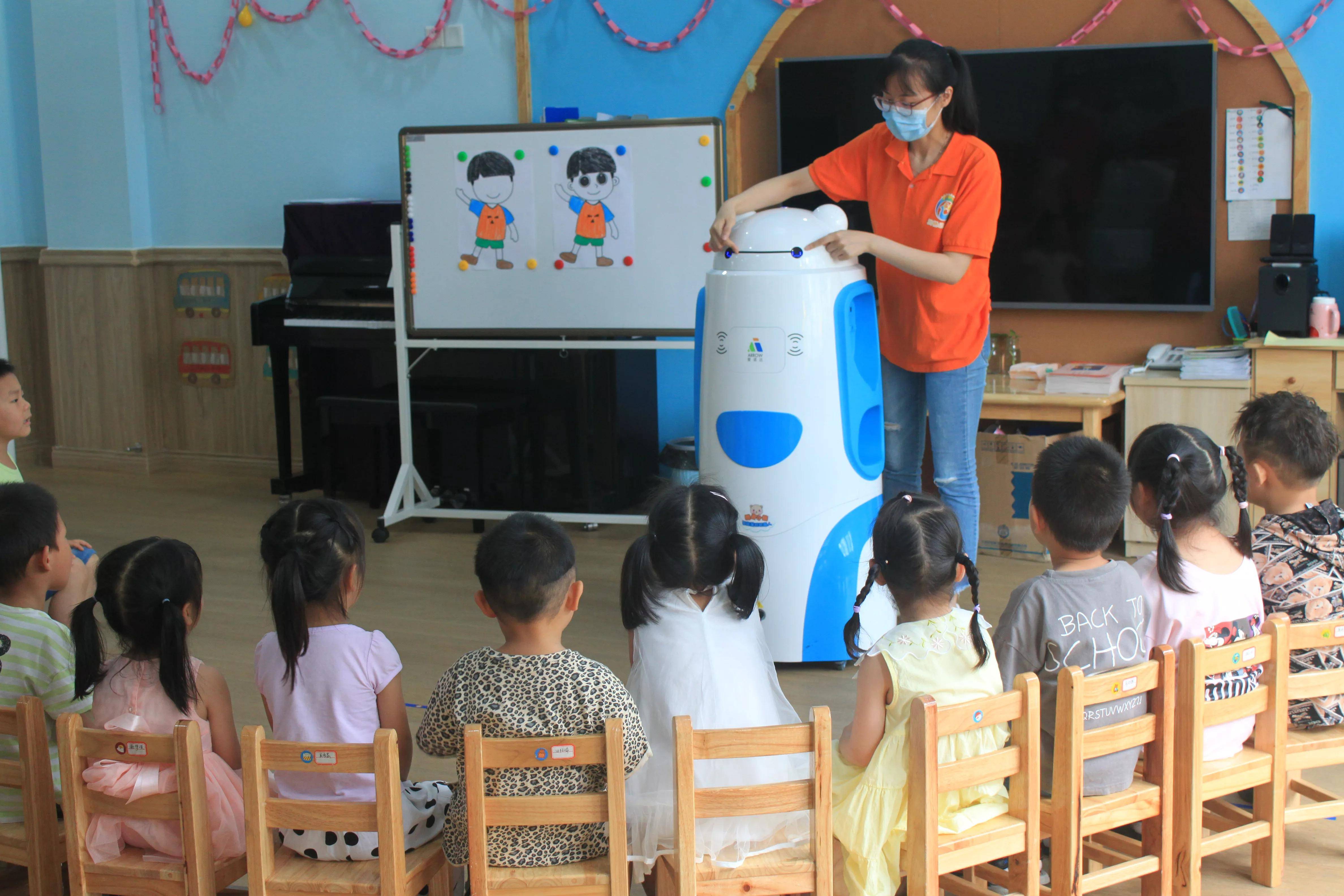 家长|教师节专访 |晨检机器人与老师并肩前行