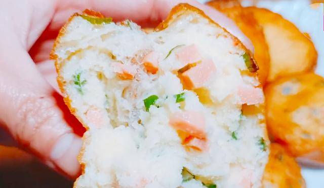 做法|2个鸡蛋1碗牛奶,大厨教你做营养早餐,外酥里嫩,孩子抢着吃