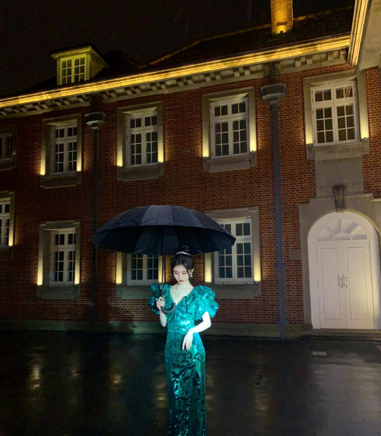 本人|鞠婧祎凭腰上热搜，身高却和精修差一截？本人亲自发视频回应