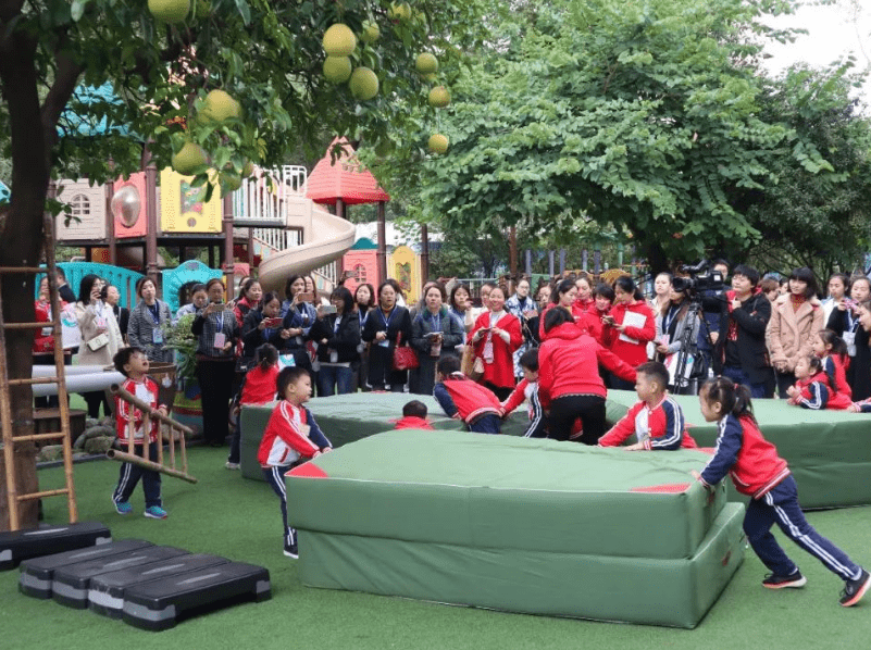 家长|多地的幼儿园招生难，民办幼儿园降价没学生去，原因很现实