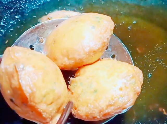 做法|2个鸡蛋1碗牛奶,大厨教你做营养早餐,外酥里嫩,孩子抢着吃