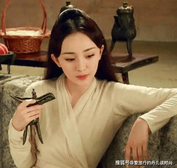 时尚|宅在家穿什么?当然是睡衣。看看女星们是怎么穿睡衣的