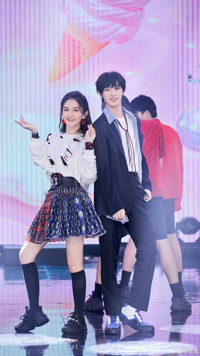 名字|谢娜官宣二胎生女,透露跳跳俏俏对妹妹的态度,维嘉:实话实说了