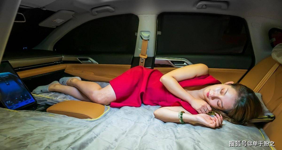 电影|表白只知道鲜花+钻戒？小鹏P5教你get正确求婚姿势