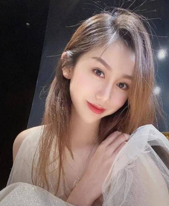 原创孙悦的老婆最新写真照片曝光小家碧玉花容月貌