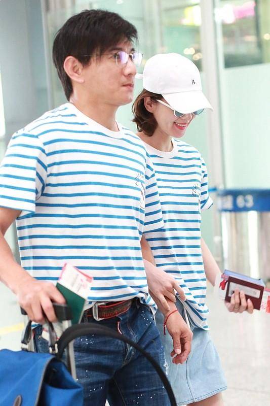 下半身|吴奇隆刘诗诗亲密挽手，身穿情侣装好吸睛，真是“狗粮”满天飞