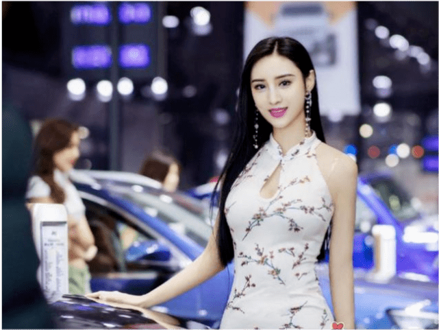 八卦爆料|电影《前尘》开机仪式，两位女主角为抢镜不好好穿衣，遭网友狂批