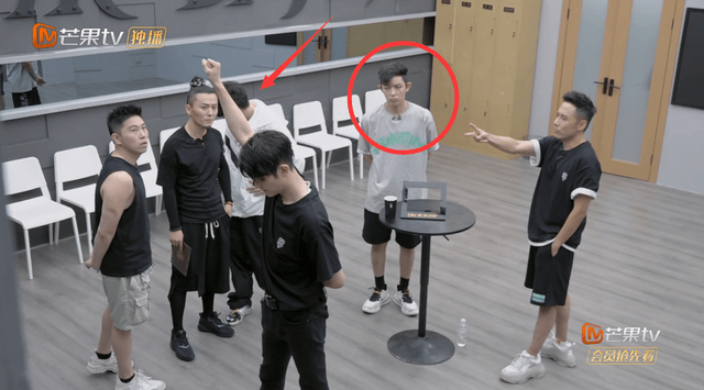 麦亨利赖|《披荆斩棘的哥哥》陈辉刘端端欧阳靖被淘汰,敖犬麦亨利赖着不走