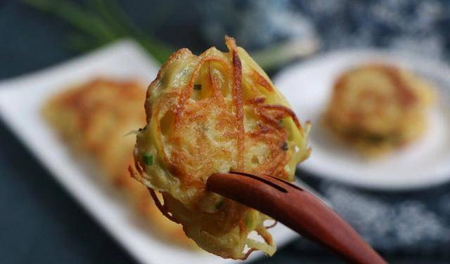 葱花|土豆丝饼操作要点，5个常见错误要避开，保证每个都外焦里嫩