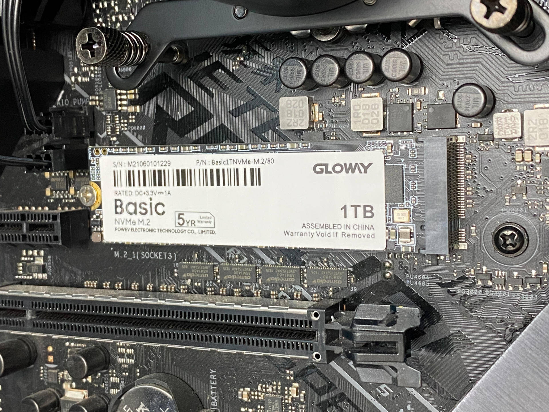 硬盘|性价比硬盘可靠吗？实测国产大卖款BASIC NVMe SSD硬盘，FLUX加持