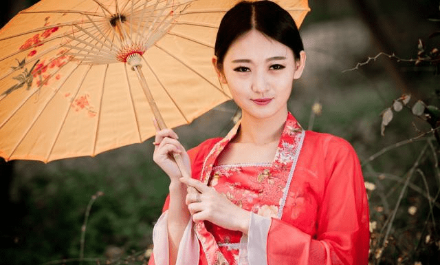 画眉|大眼睛，高鼻梁的是现代美女标配，但在古代审美的标准却是这里