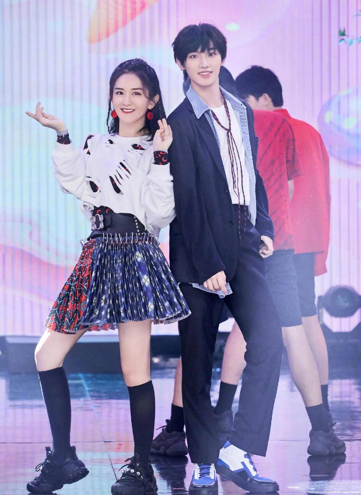 跳跳|谢娜官宣二胎得女，回归快本首秀活力满满，评论区恶心到我了